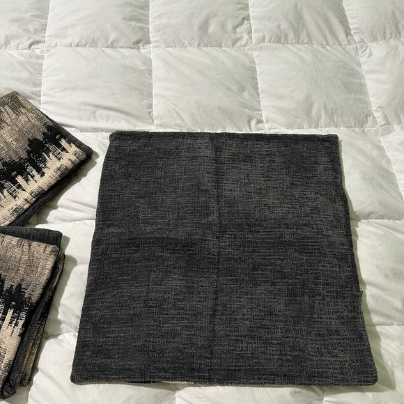 Set of Three Throw Decorative Pillow Cases 20x20in Pattern Tan Black Gray Zipper - Picture 5 of 6